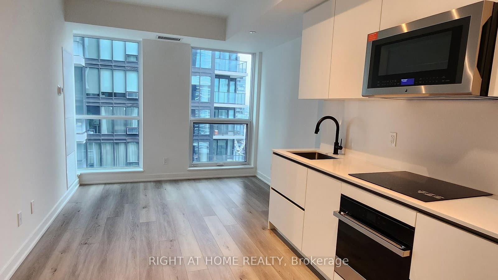 327 King Street W, Unit 2805 thumbnail 2