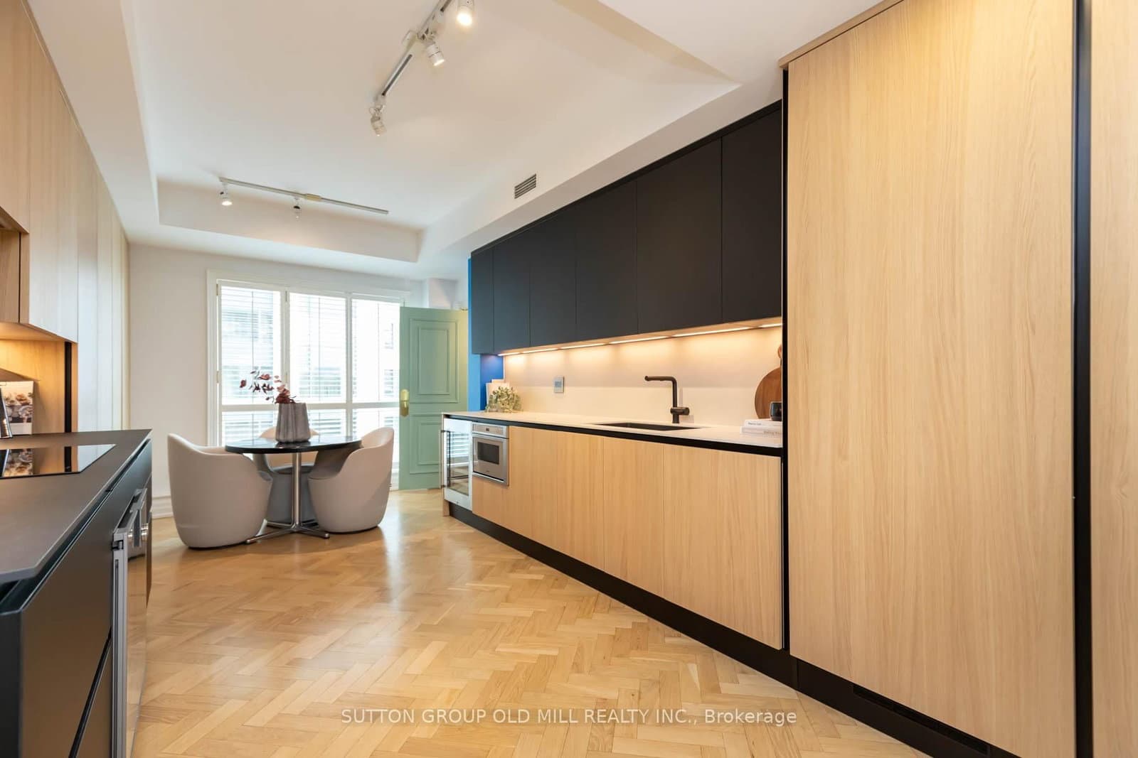 38 Avenue Road, Unit 700 thumbnail 19