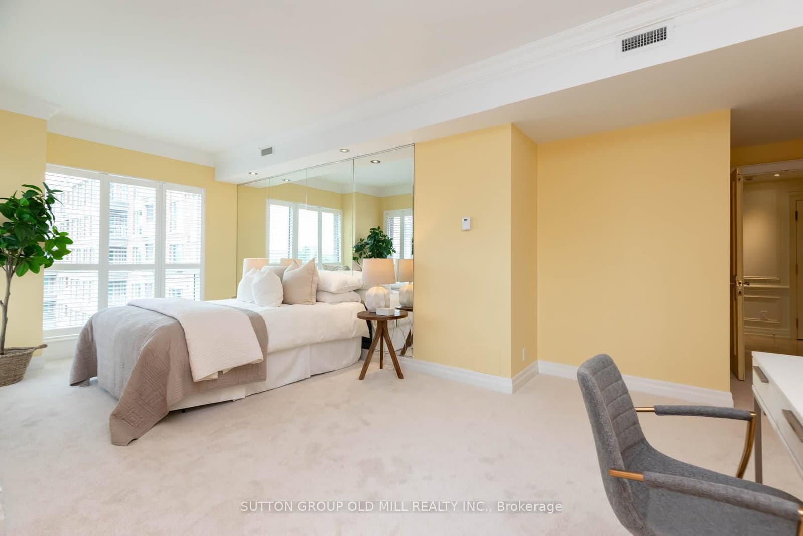 38 Avenue Road, Unit 700 thumbnail 28