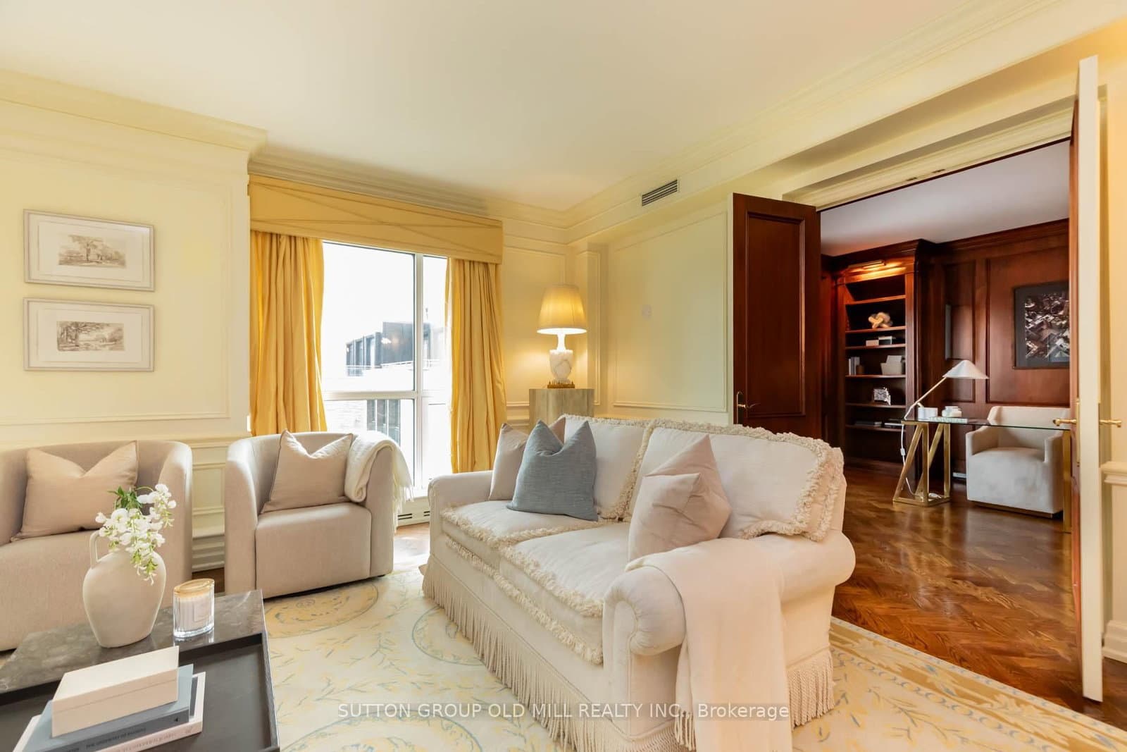 38 Avenue Road, Unit 700 thumbnail 8