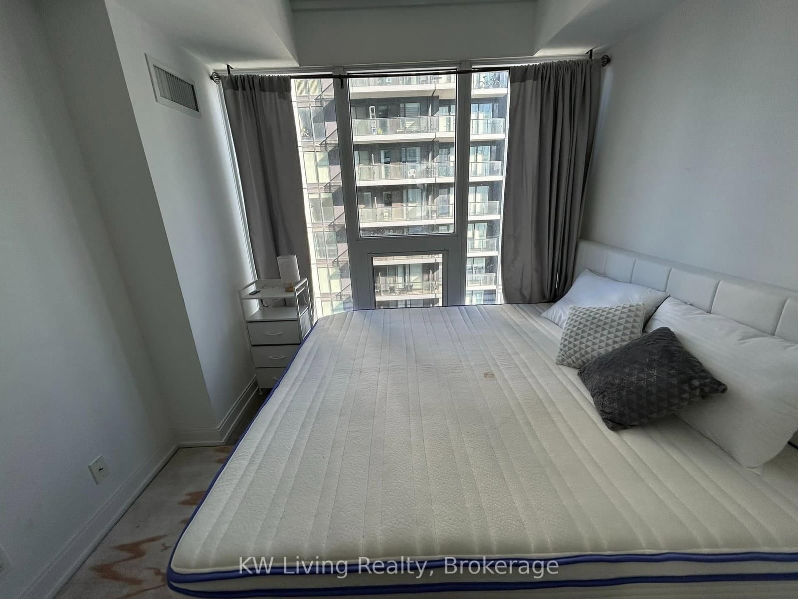 181 Dundas Street E, Unit 1601 thumbnail 15