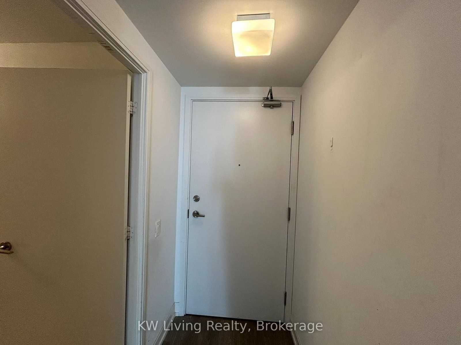 181 Dundas Street E, Unit 1601 thumbnail 4