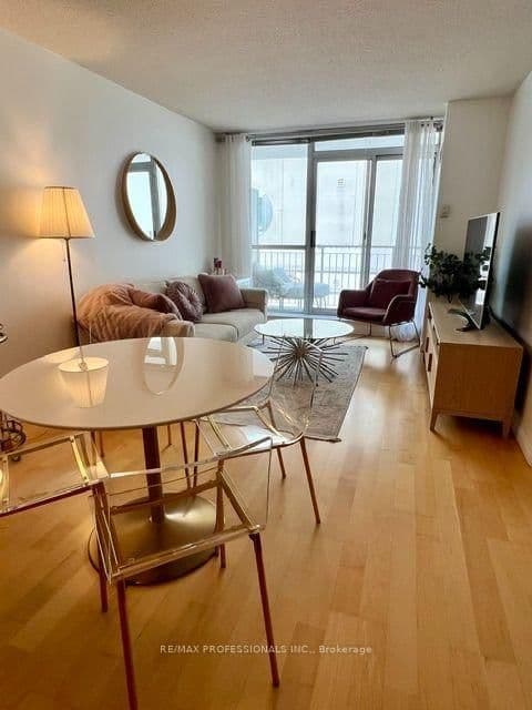 18 Stafford Street, Unit 607 - Image 1