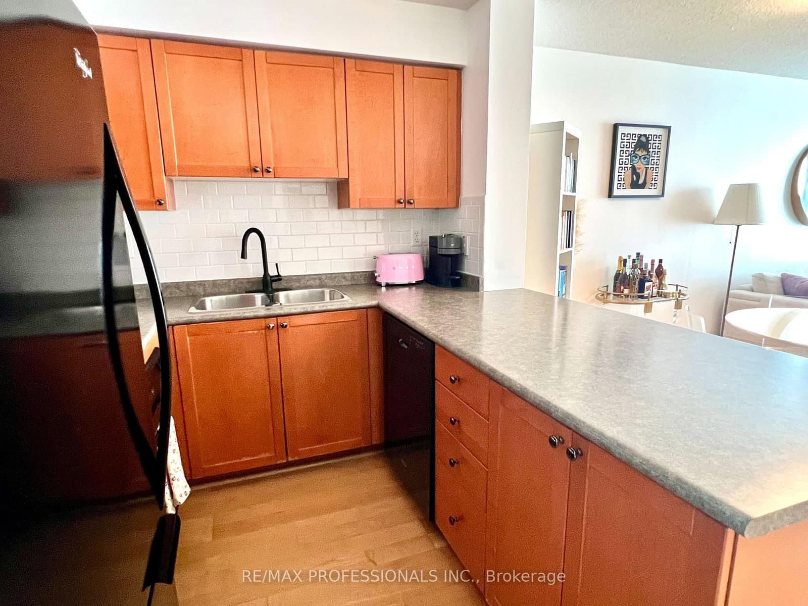 18 Stafford Street, Unit 607 thumbnail 13