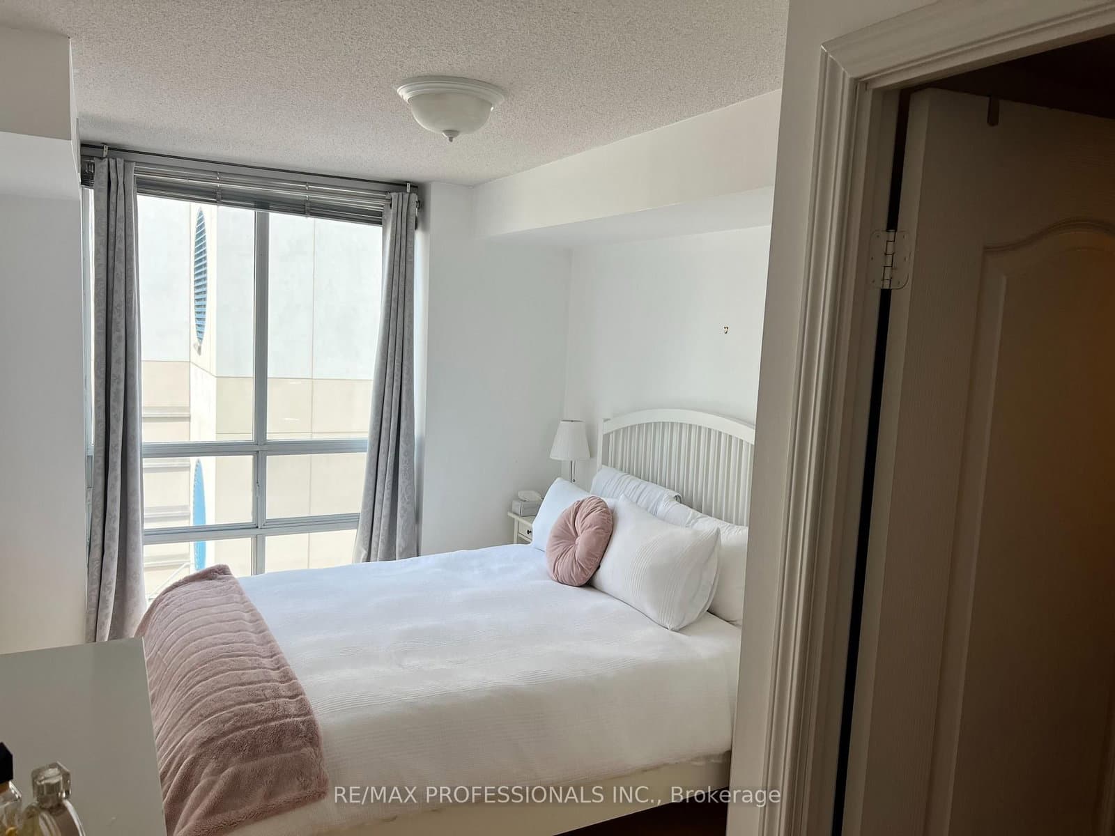 18 Stafford Street, Unit 607 thumbnail 7