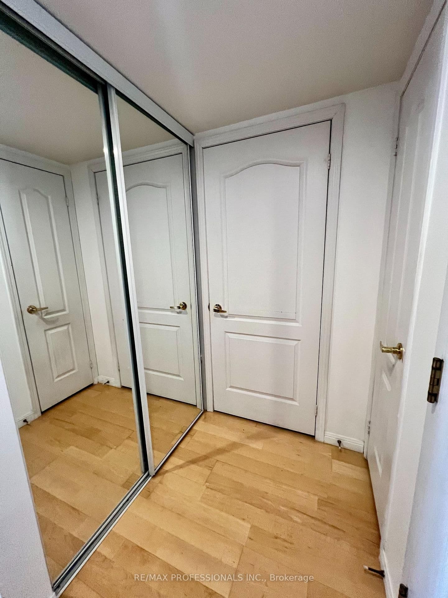 18 Stafford Street, Unit 607 thumbnail 15