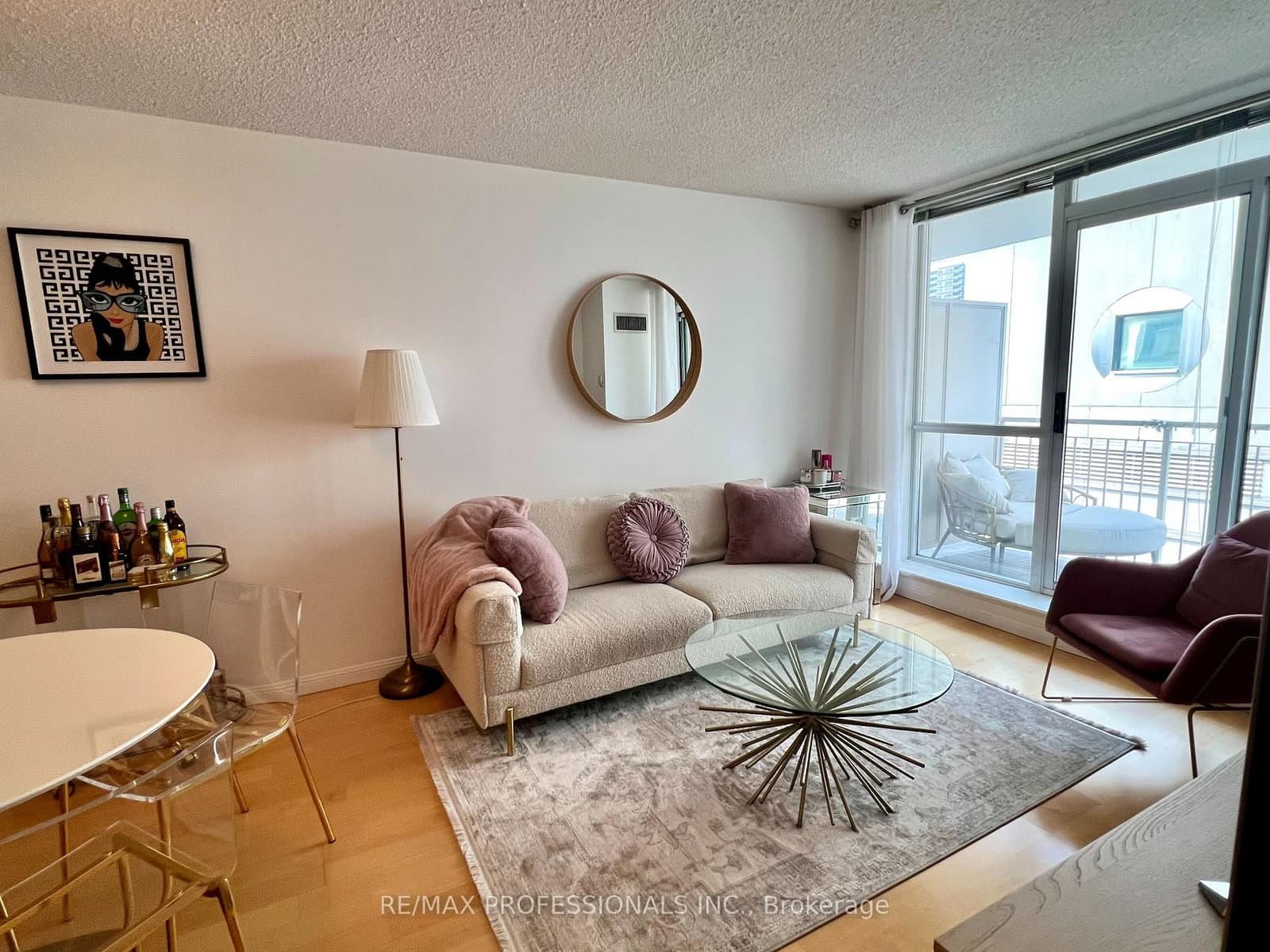 18 Stafford Street, Unit 607 thumbnail 3