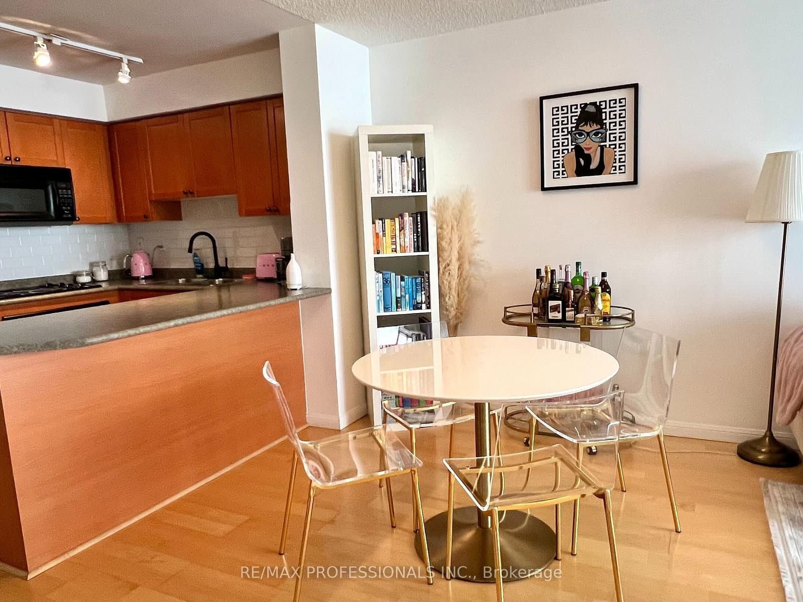 18 Stafford Street, Unit 607 thumbnail 4