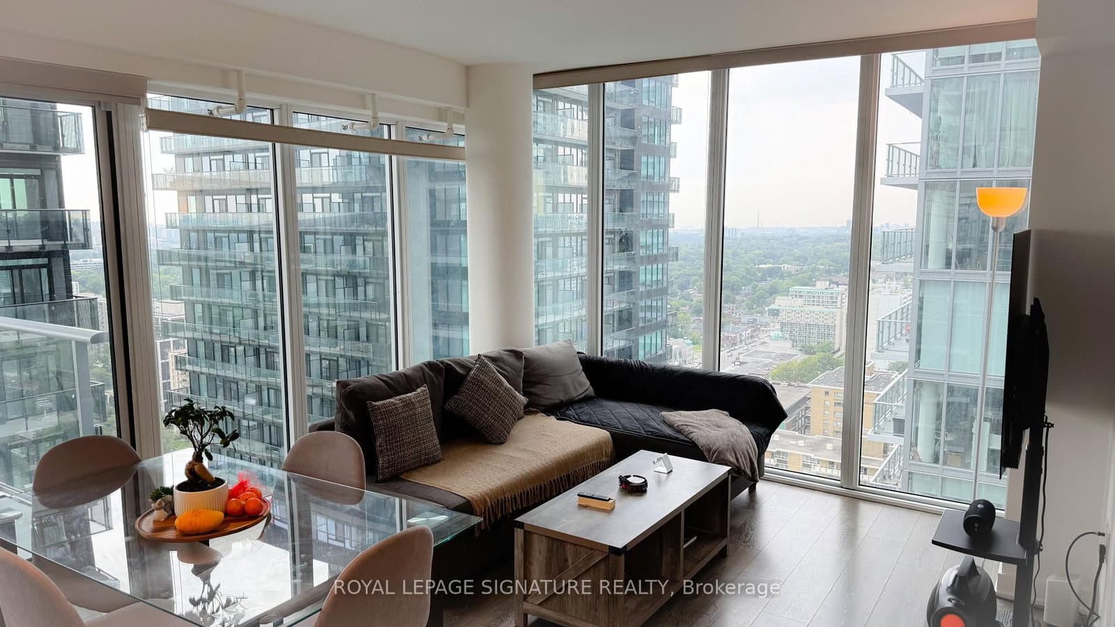 99 Broadway Avenue, Unit 3004 thumbnail 3