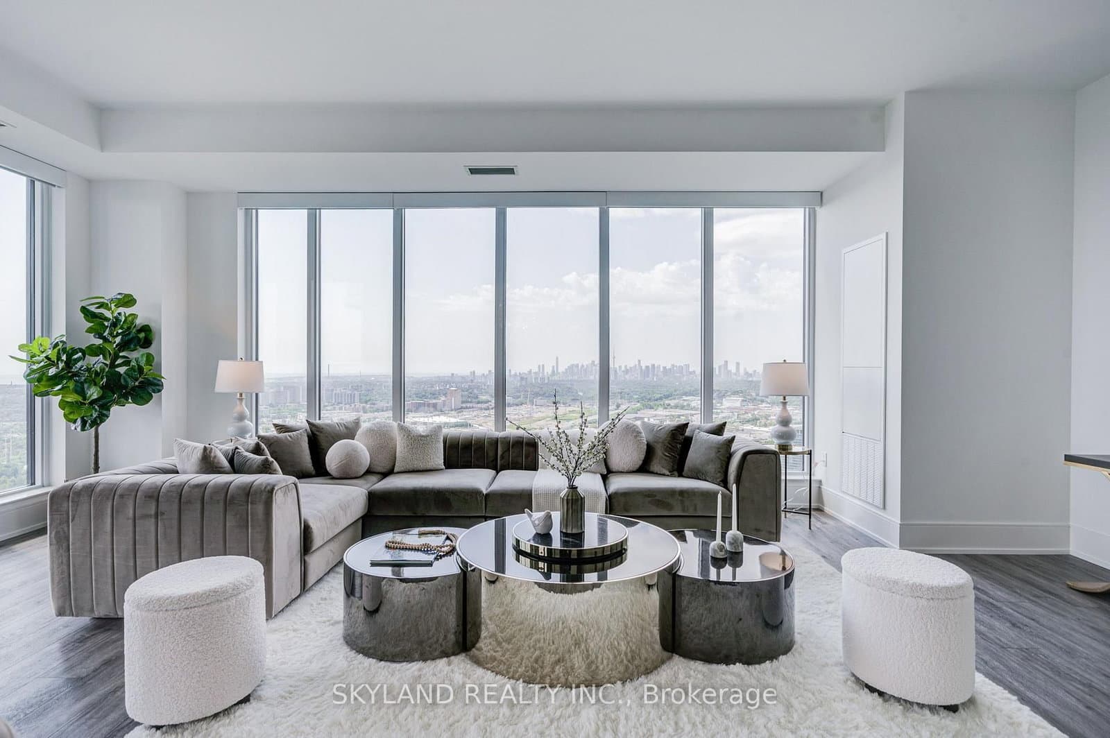30 Inn On The Park Drive, Unit PH 09 thumbnail 16