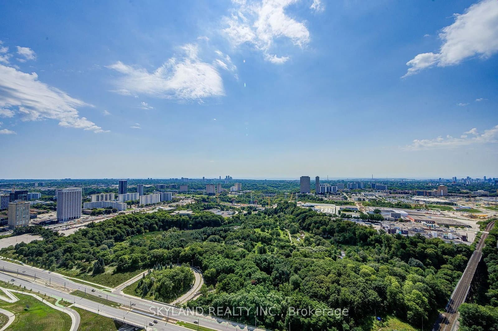 30 Inn On The Park Drive, Unit PH 09 thumbnail 33