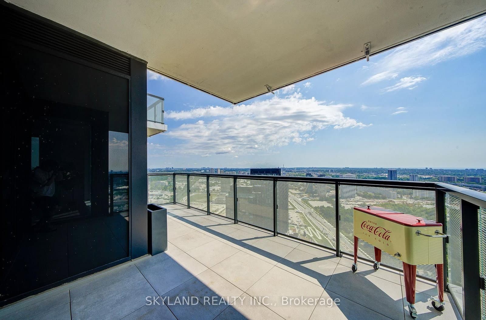 30 Inn On The Park Drive, Unit PH 09 thumbnail 34