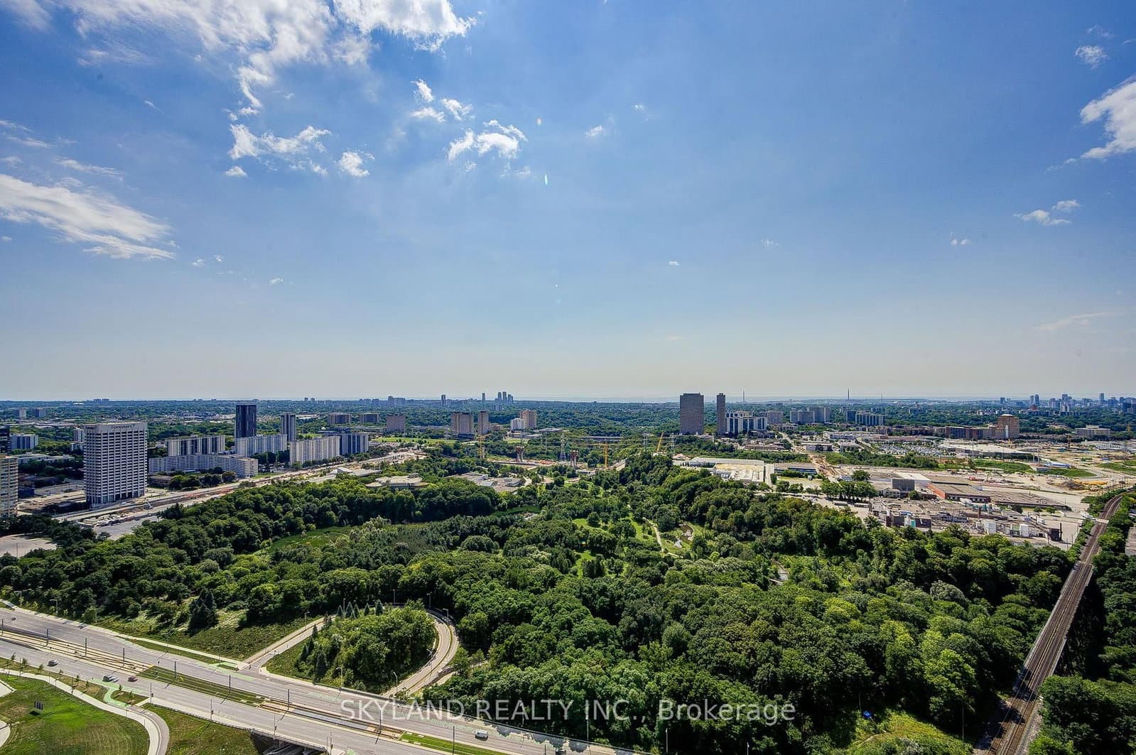 30 Inn On The Park Drive, Unit PH 09 thumbnail 36