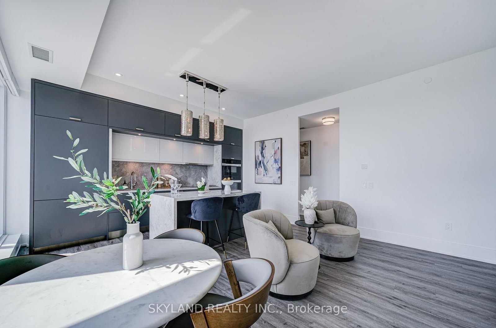 30 Inn On The Park Drive, Unit PH 09 thumbnail 6