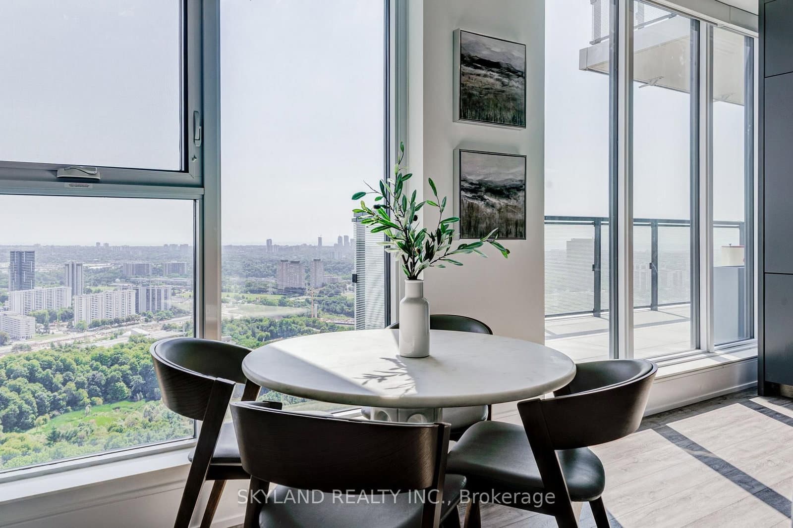 30 Inn On The Park Drive, Unit PH 09 thumbnail 7