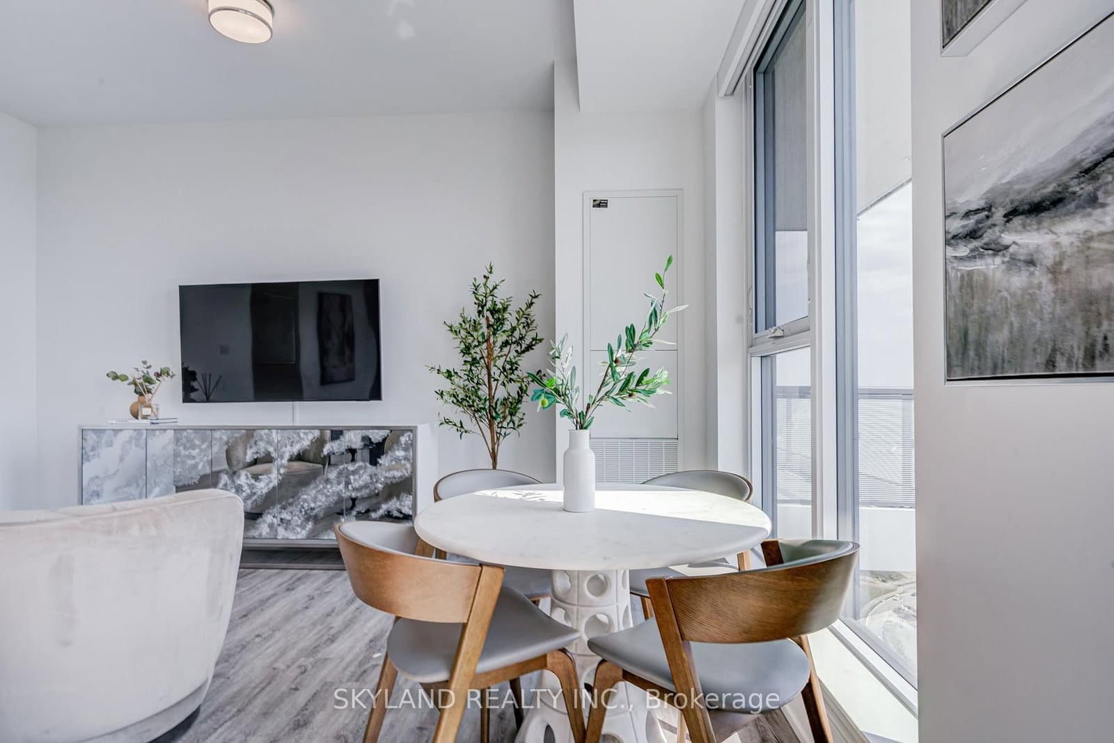 30 Inn On The Park Drive, Unit PH 09 thumbnail 8