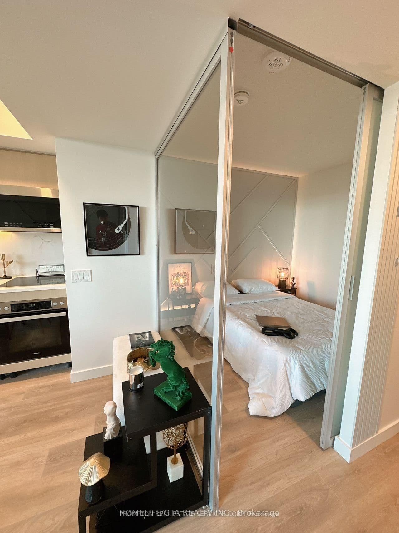 38 Widmer Street, Unit 2710 thumbnail 21