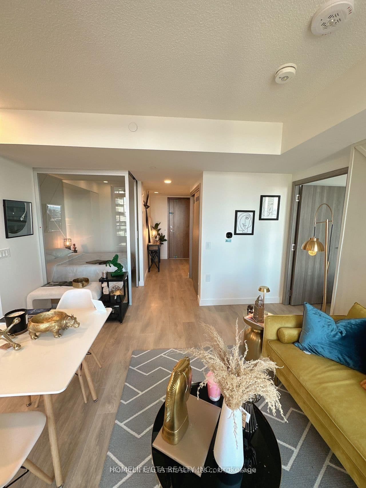 38 Widmer Street, Unit 2710 thumbnail 9