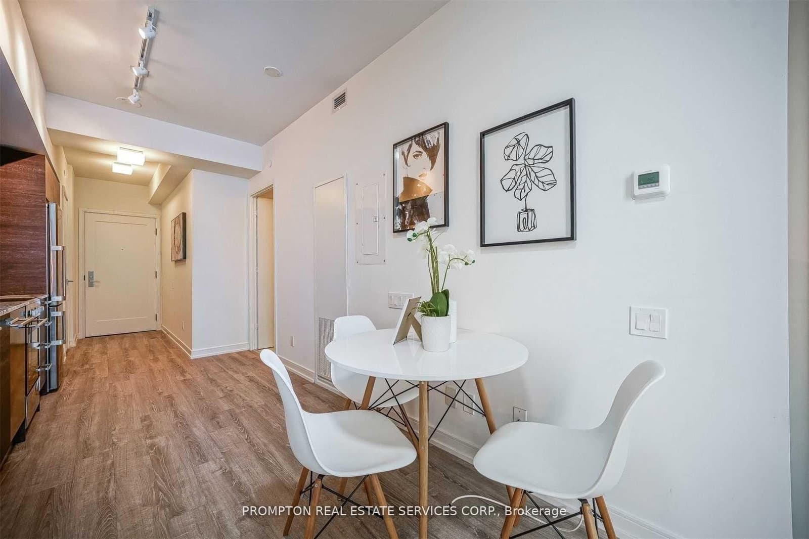 28 wellesley Street E, Unit 1805 thumbnail 11
