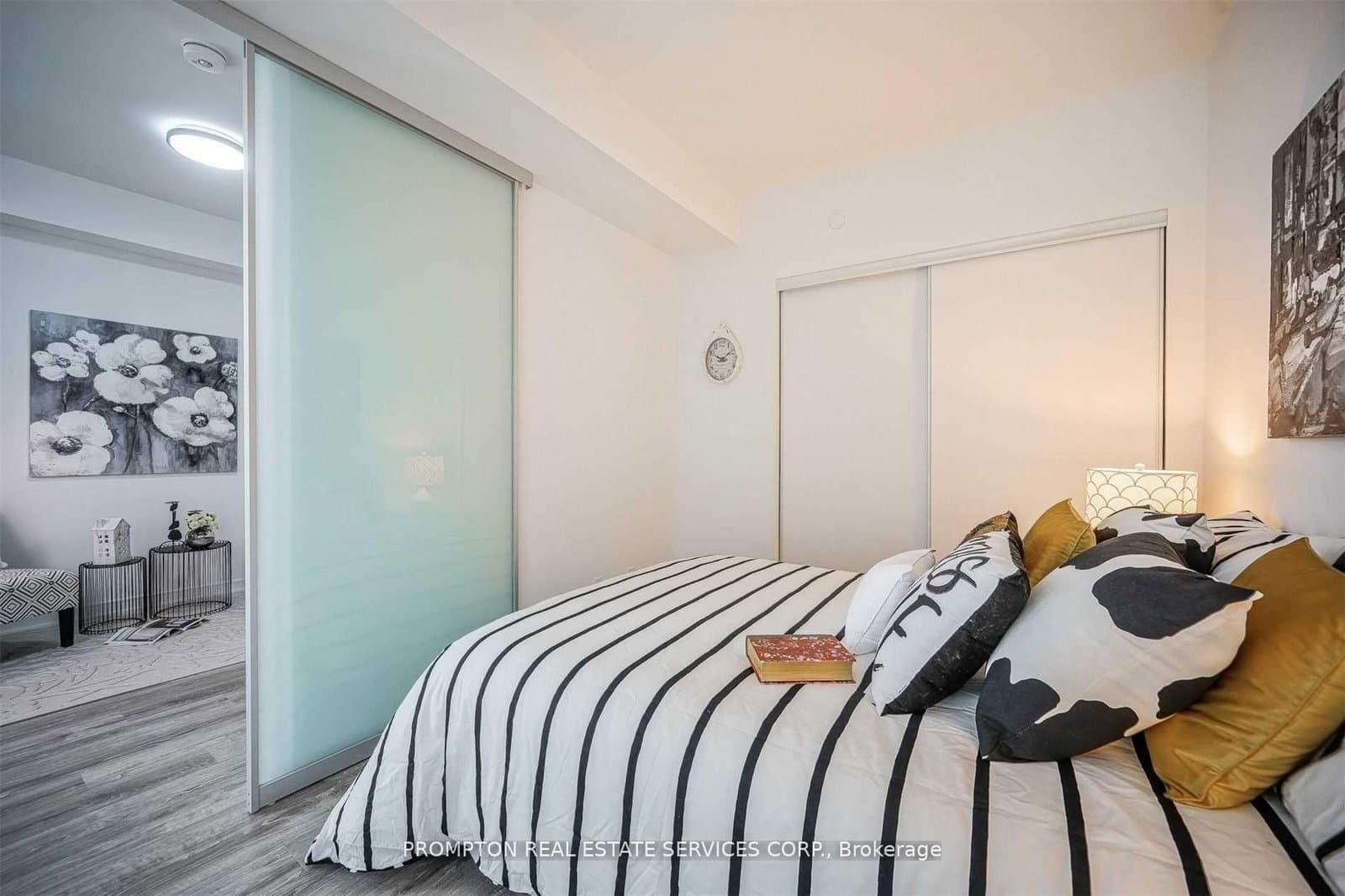 28 wellesley Street E, Unit 1805 thumbnail 15