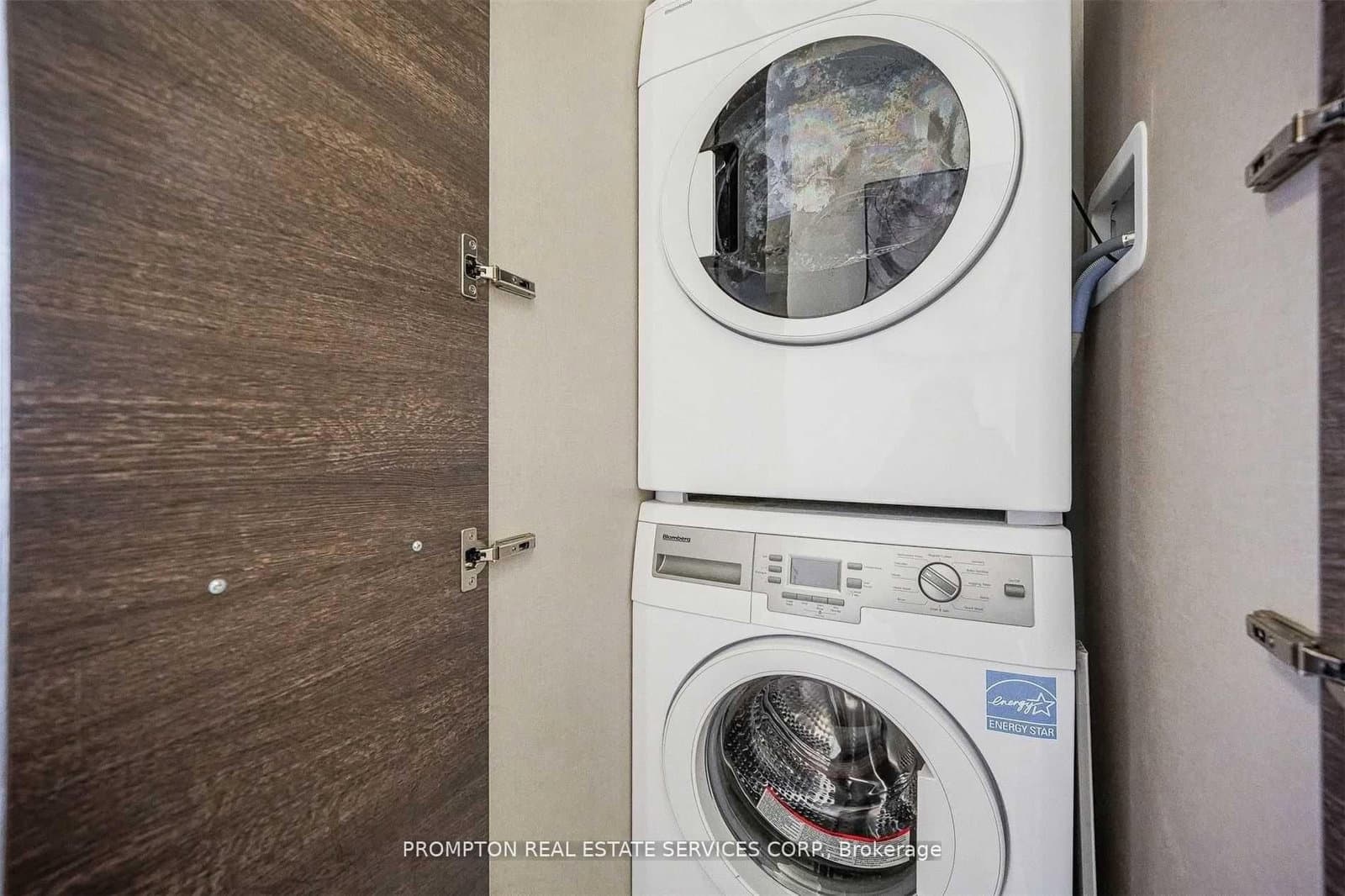 28 wellesley Street E, Unit 1805 thumbnail 16