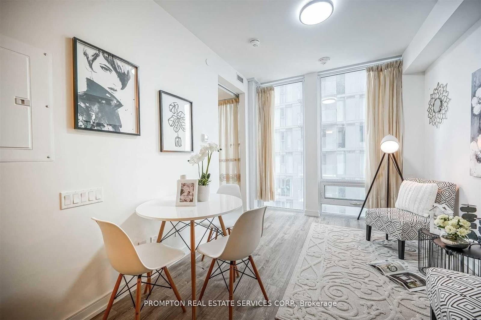 28 wellesley Street E, Unit 1805 thumbnail 8