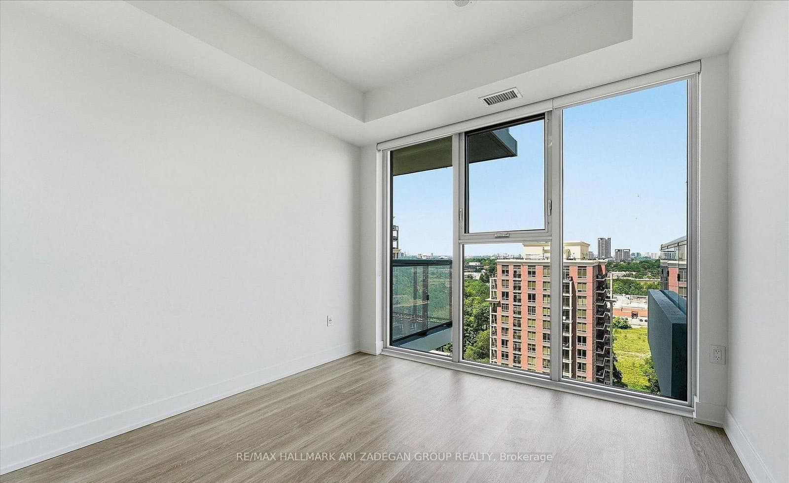20 Inn On The Park Drive, Unit 1739 thumbnail 10