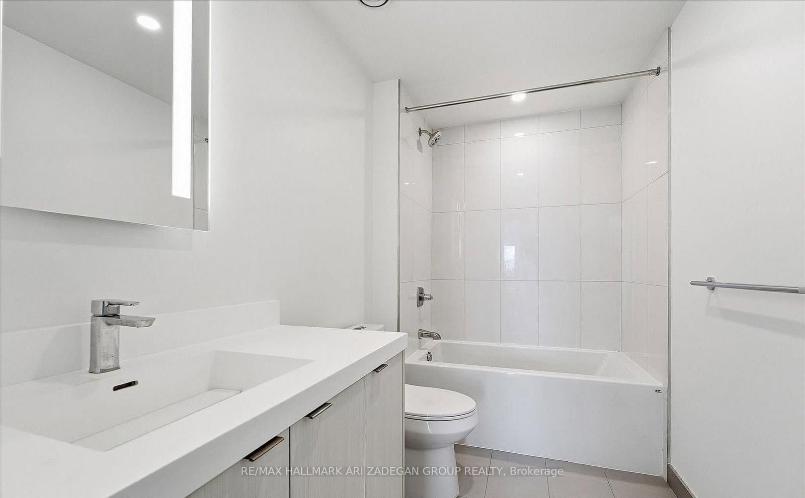 20 Inn On The Park Drive, Unit 1739 thumbnail 17