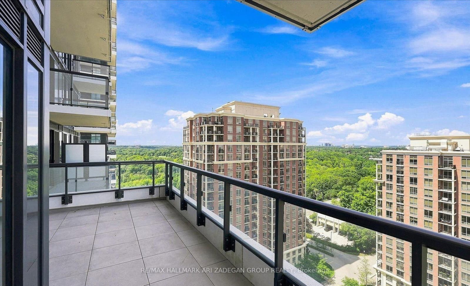 20 Inn On The Park Drive, Unit 1739 thumbnail 18