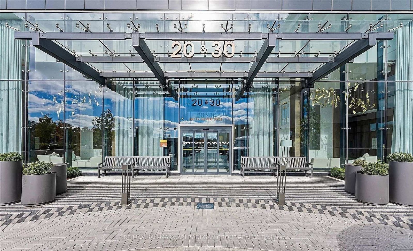 20 Inn On The Park Drive, Unit 1739 thumbnail 2
