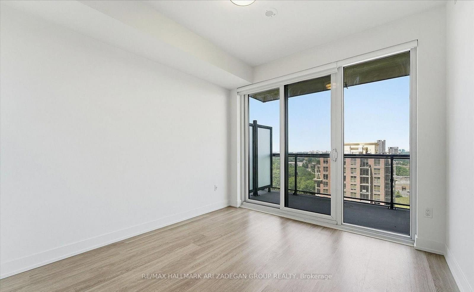20 Inn On The Park Drive, Unit 1739 thumbnail 9
