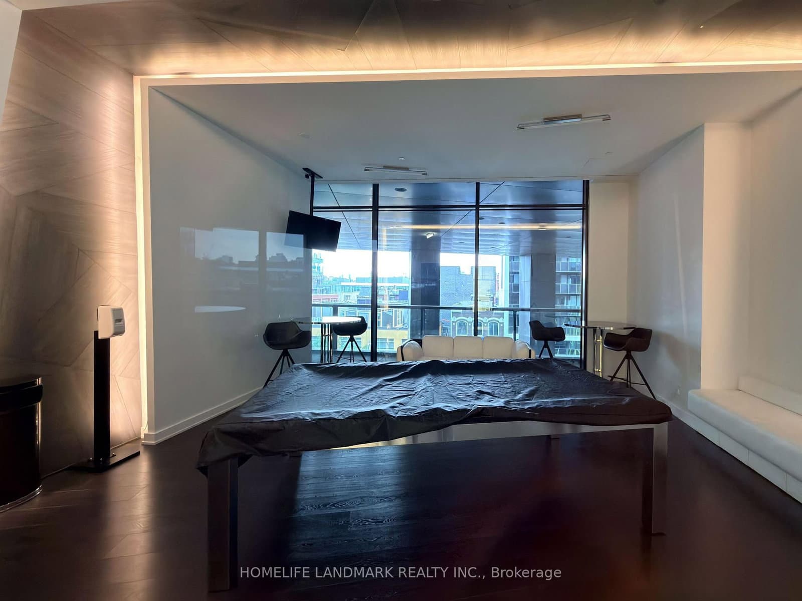 125 Peter Street, Unit 1512 thumbnail 16