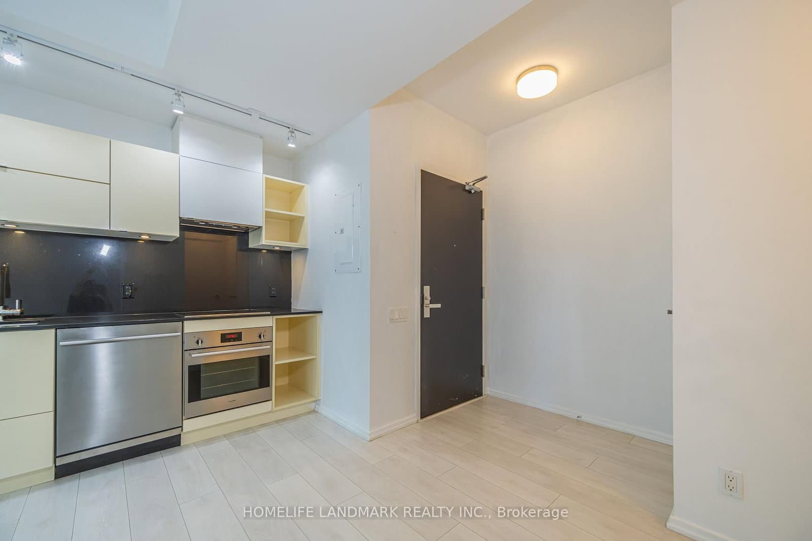 125 Peter Street, Unit 1512 thumbnail 2