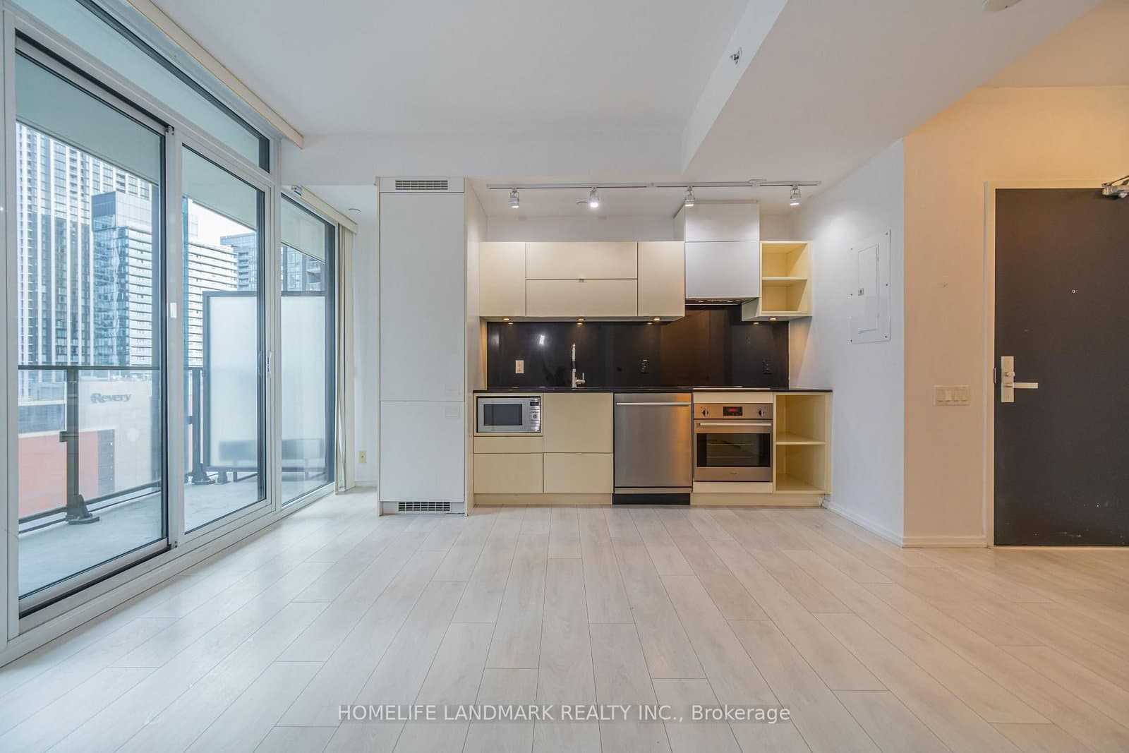 125 Peter Street, Unit 1512 thumbnail 3