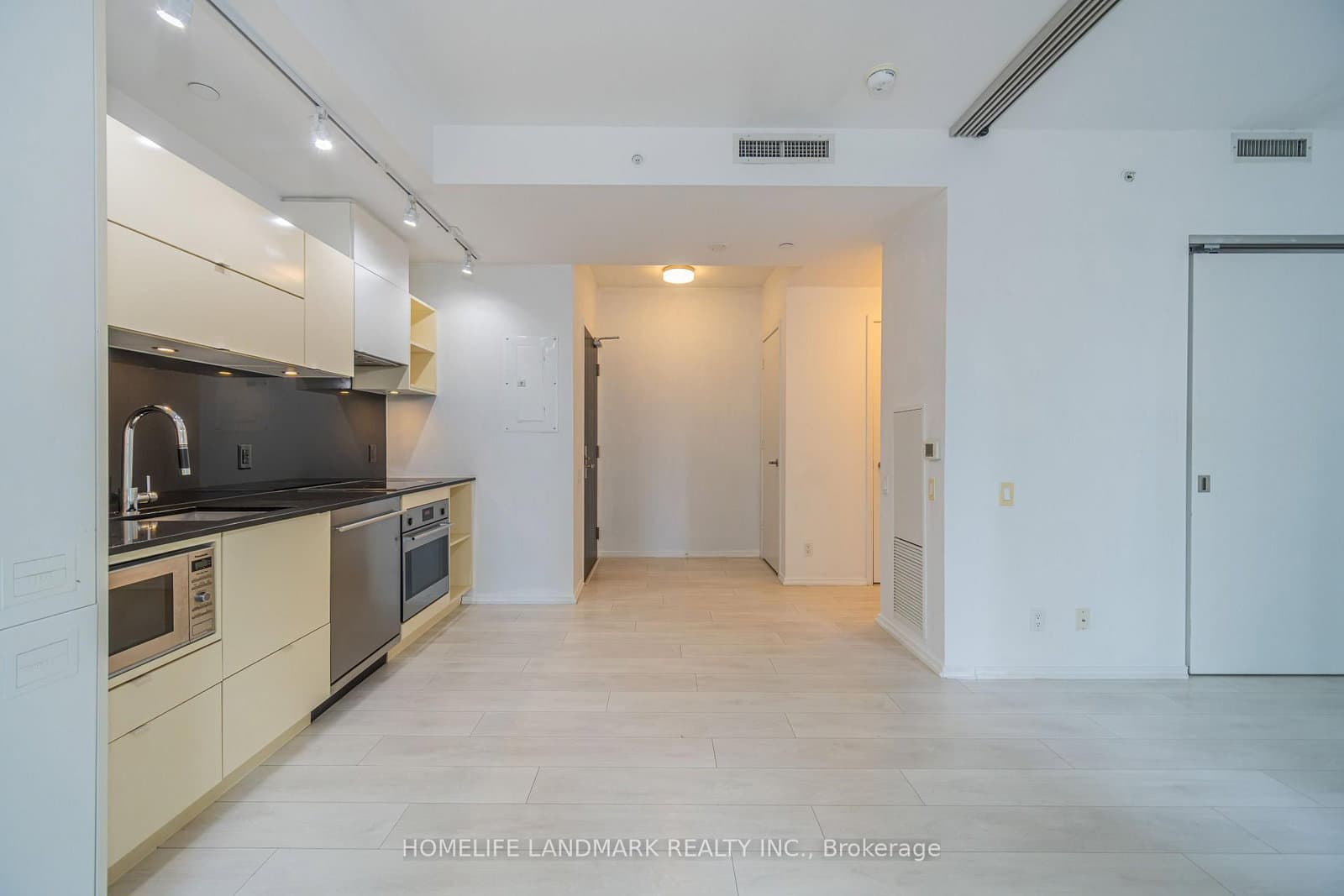 125 Peter Street, Unit 1512 thumbnail 4
