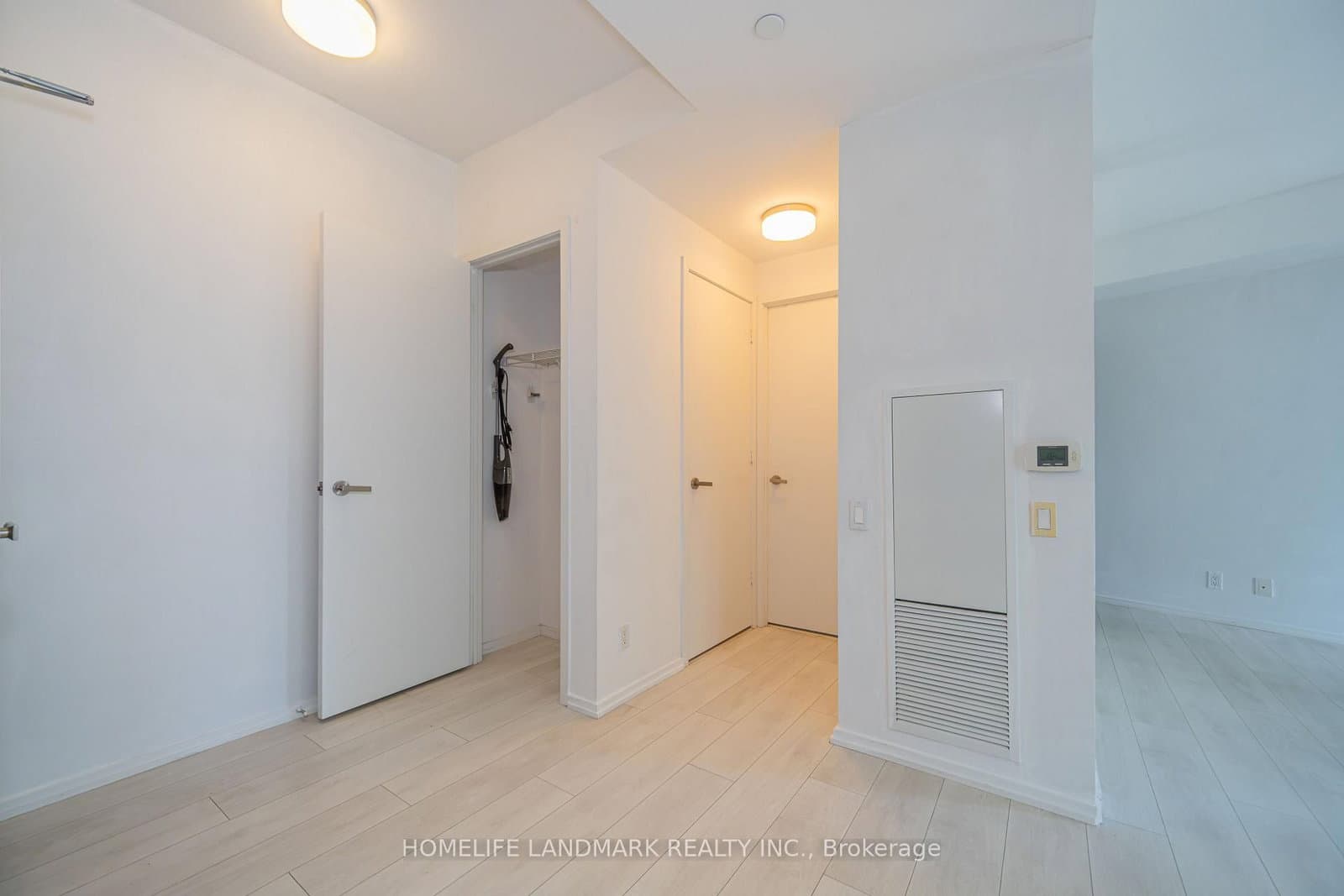 125 Peter Street, Unit 1512 thumbnail 5