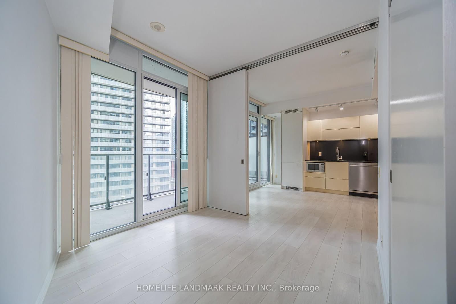 125 Peter Street, Unit 1512 thumbnail 6
