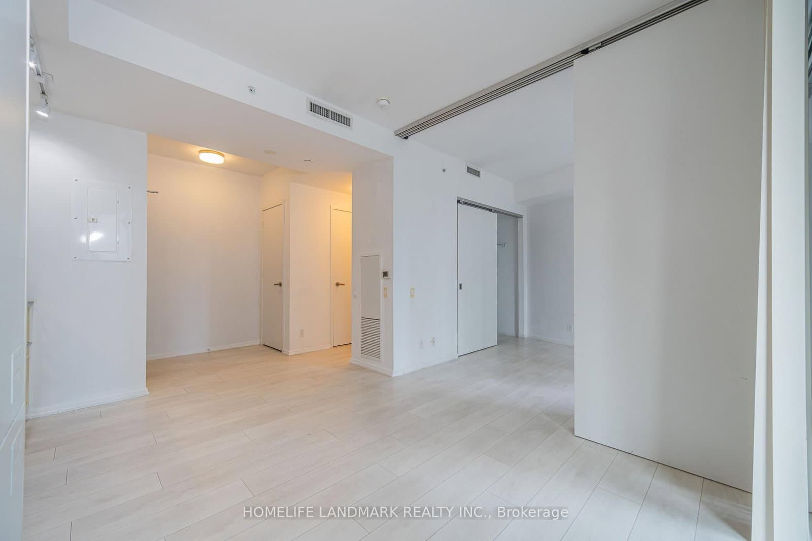 125 Peter Street, Unit 1512 thumbnail 7