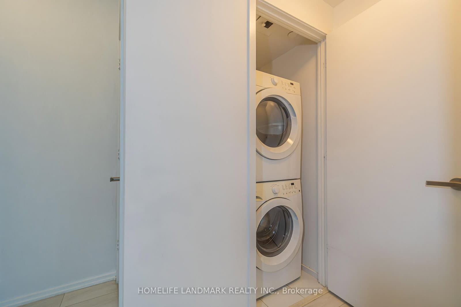125 Peter Street, Unit 1512 thumbnail 9