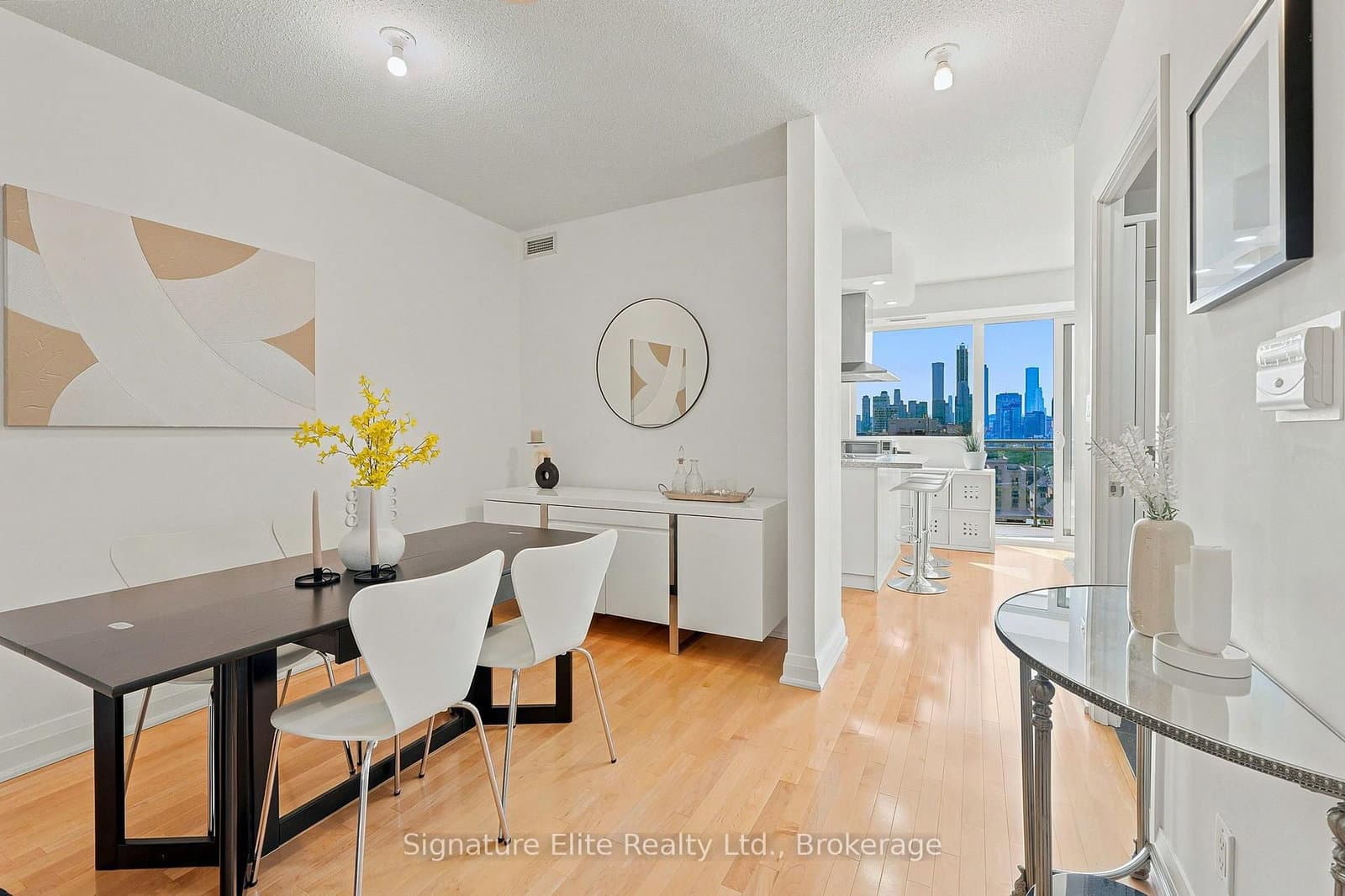 1430 Yonge Street, Unit 902 thumbnail 2