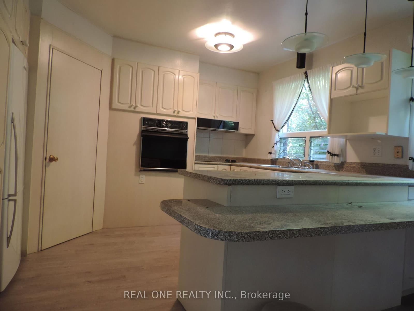 616 Briar Hill Avenue thumbnail 18