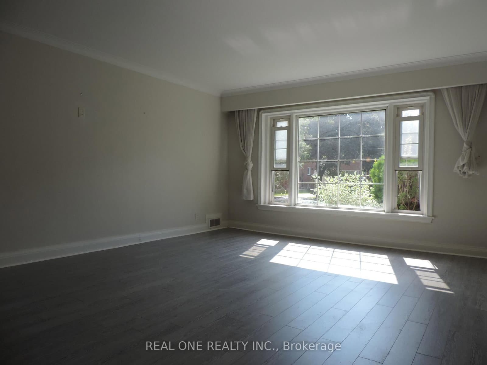 616 Briar Hill Avenue thumbnail 2