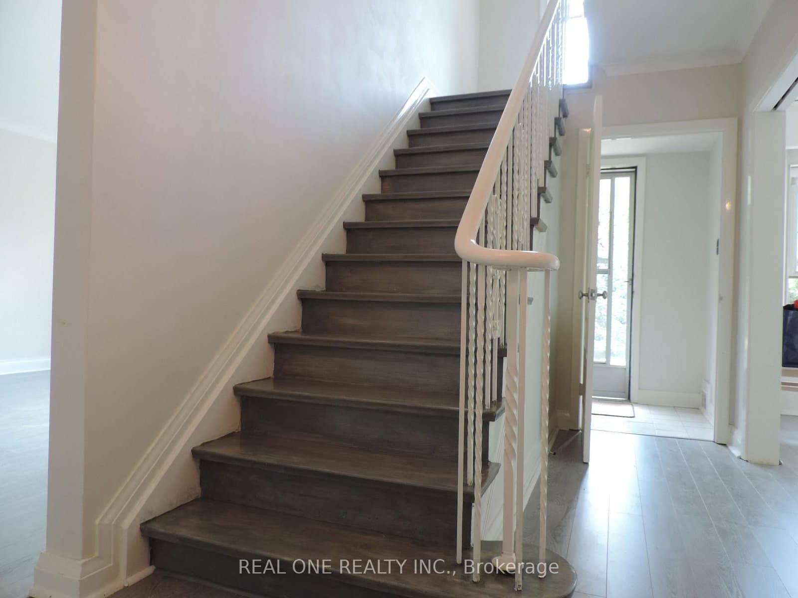 616 Briar Hill Avenue thumbnail 5