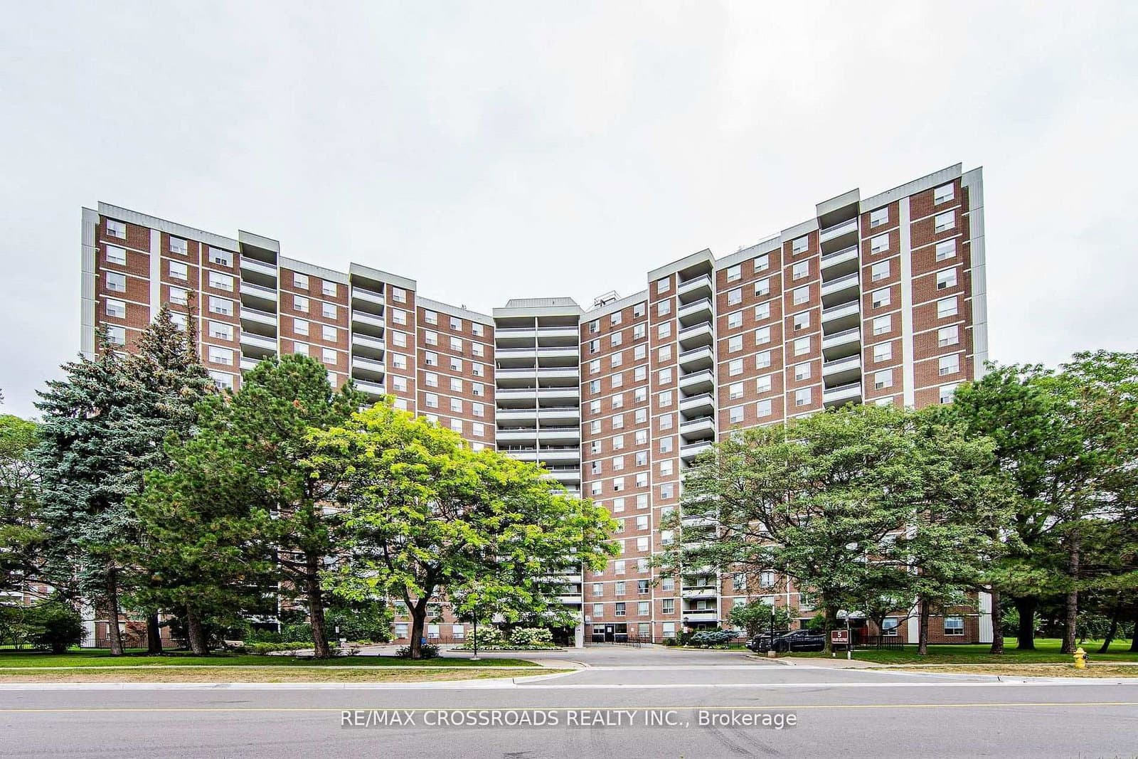5 Shady Golfway, Unit 205 thumbnail 2