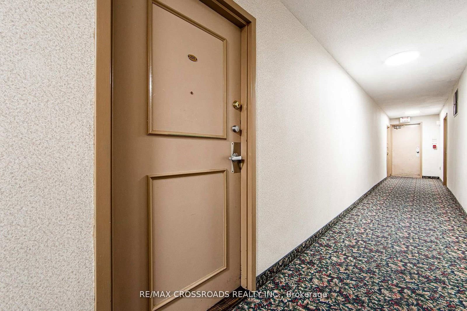 5 Shady Golfway, Unit 205 thumbnail 3
