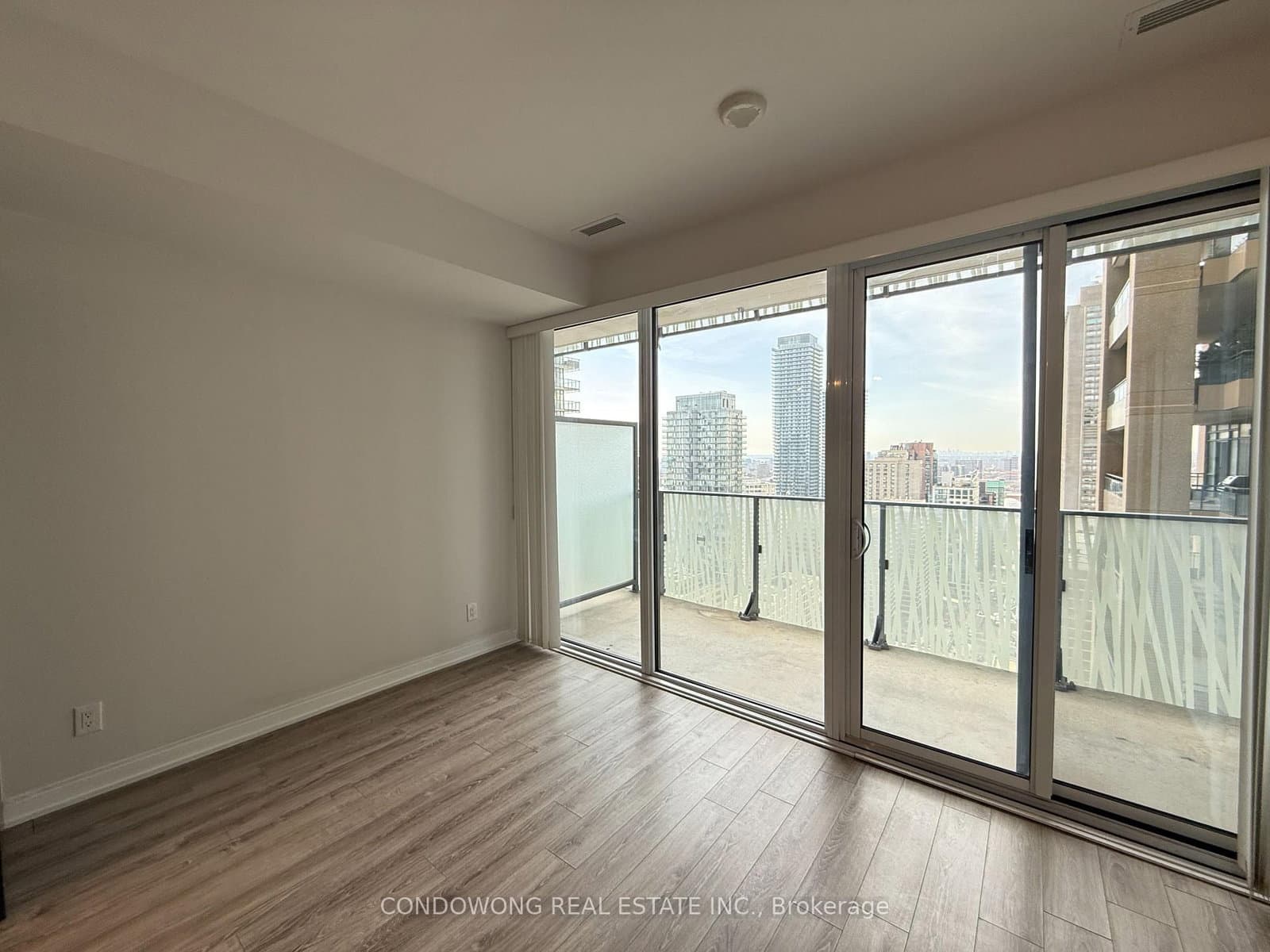 42 Charles Street E, Unit 2805 thumbnail 6