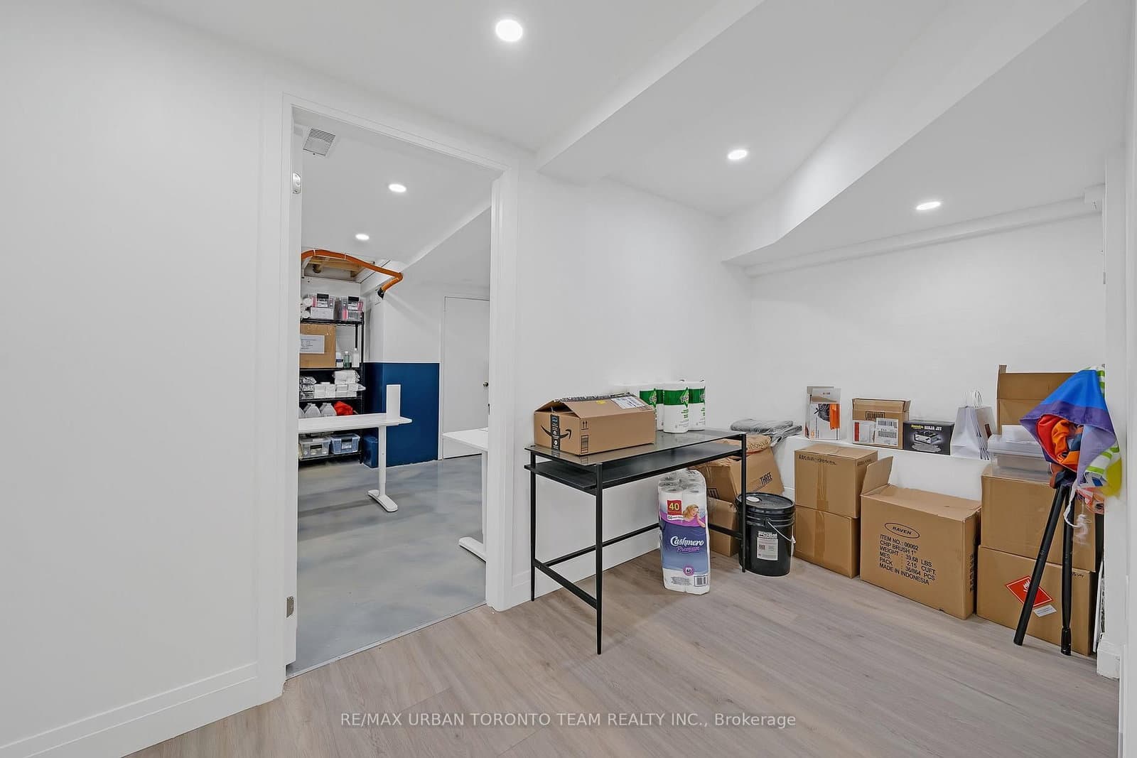 398 King Street E thumbnail 12