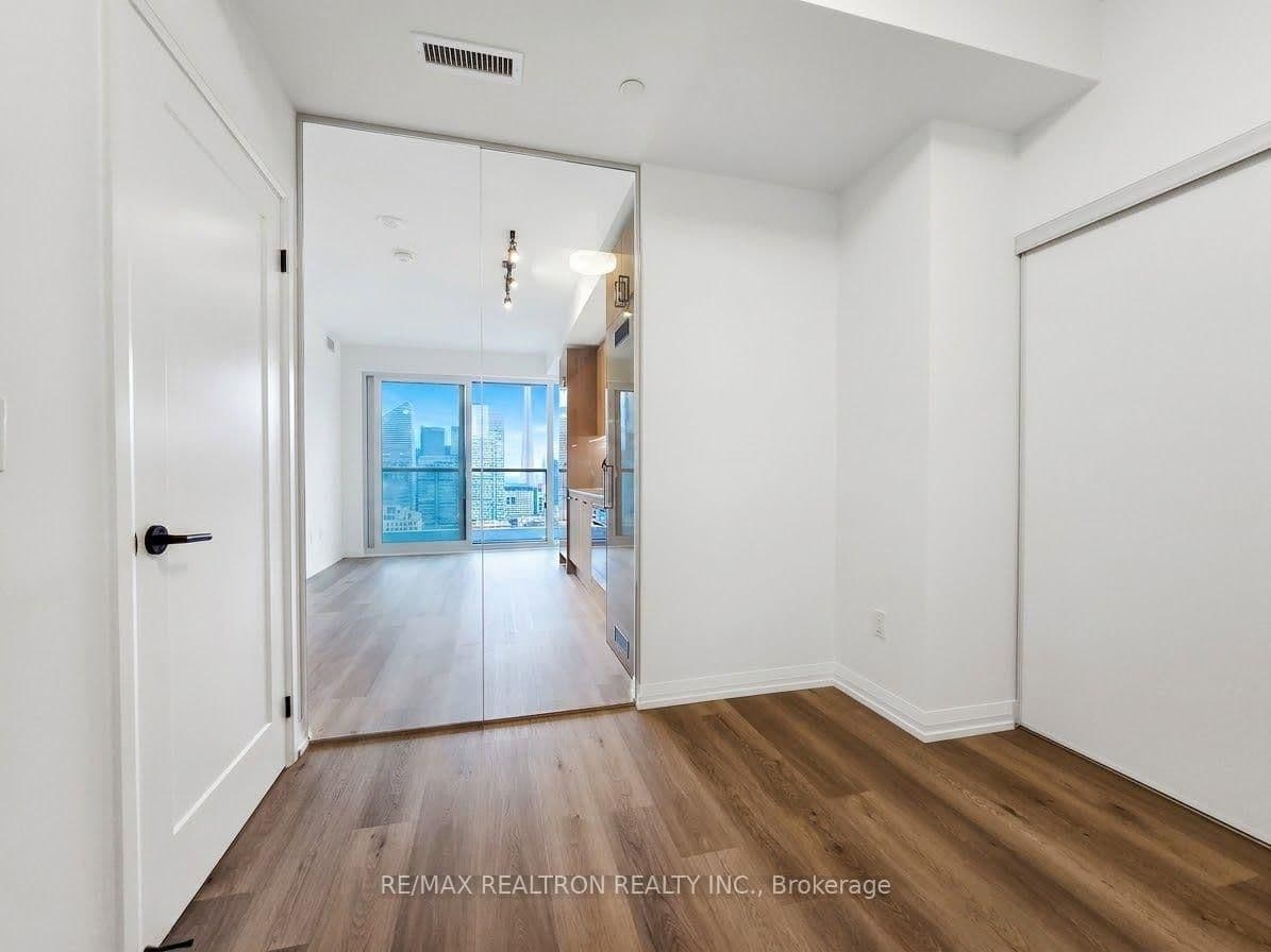 280 Dundas Street W, Unit 2509 thumbnail 14