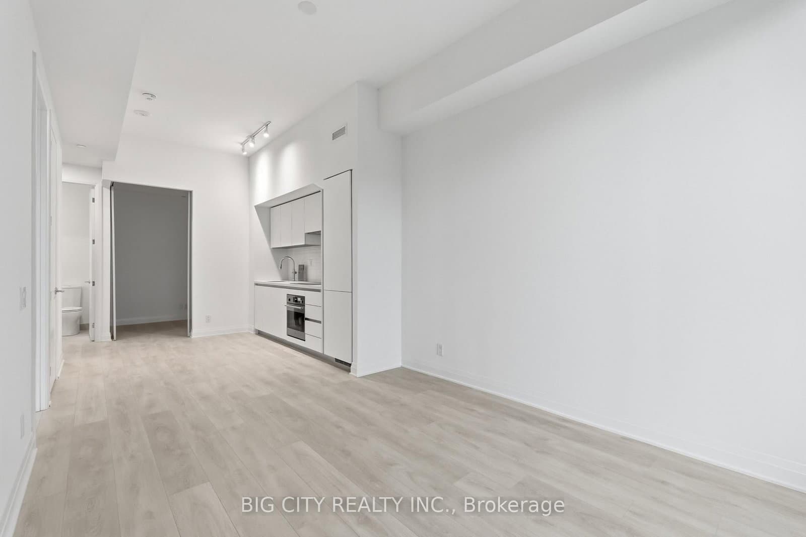 25 Frederick Todd Way, Unit 201 thumbnail 10