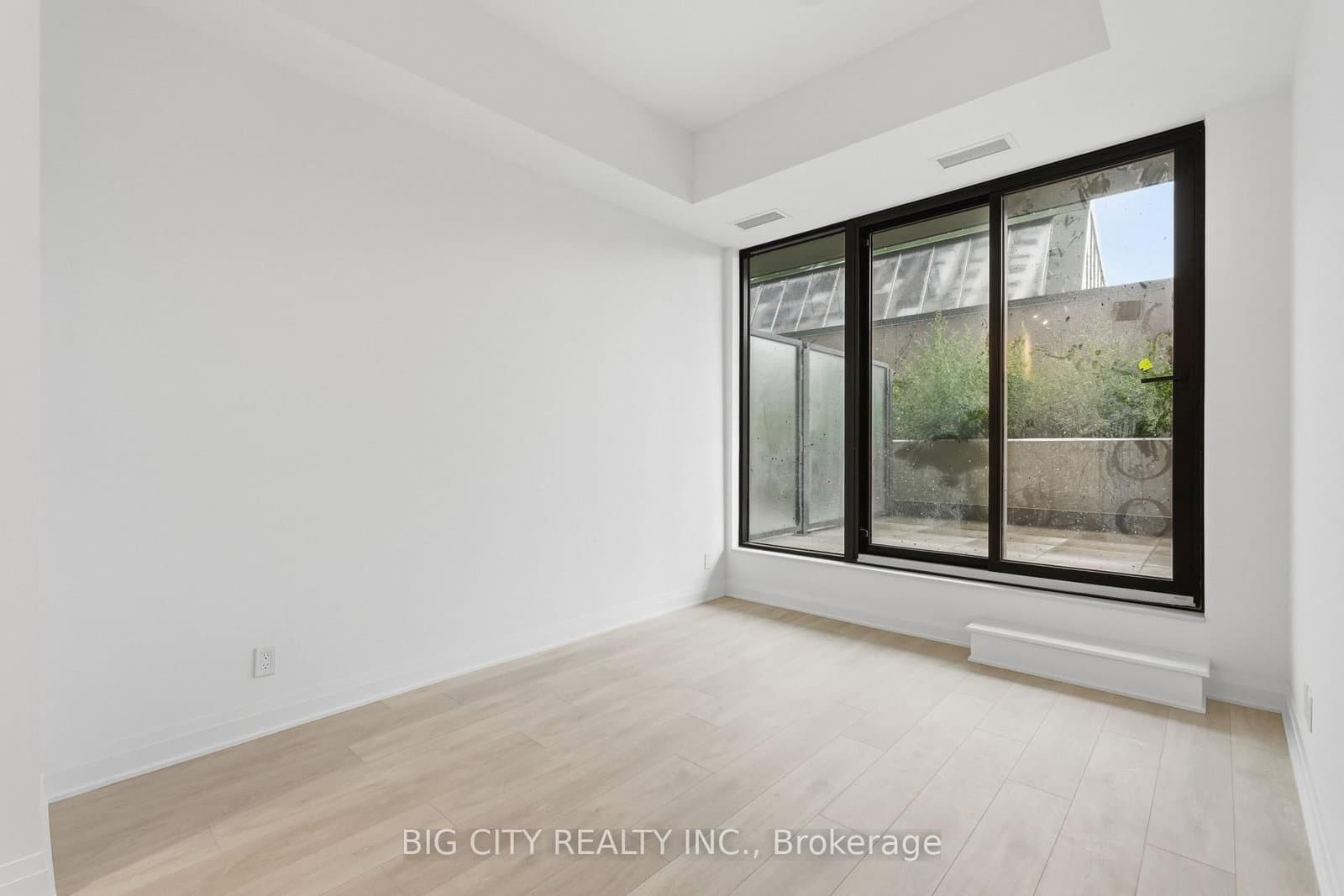 25 Frederick Todd Way, Unit 201 thumbnail 8
